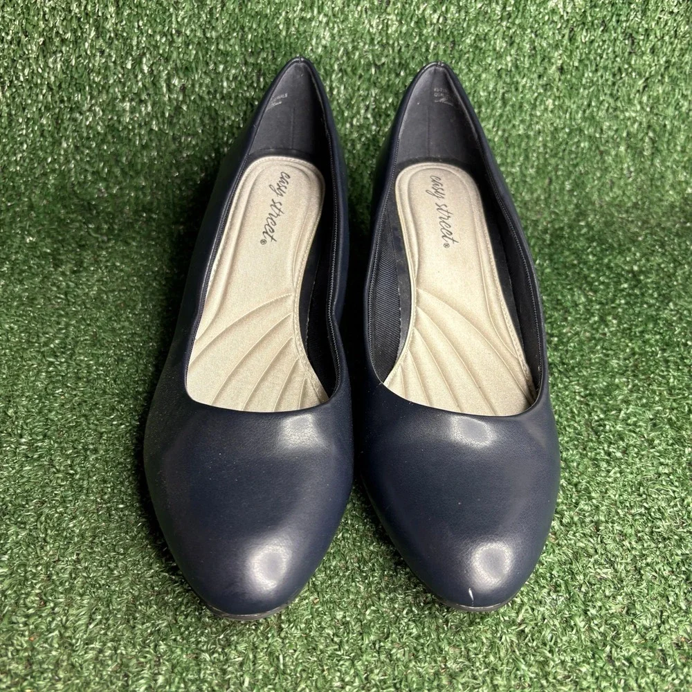 Easy‎ Street Fab Faux Leather Comfort Low Heel Pumps Womens Sz 9.5 WW Extra Wide